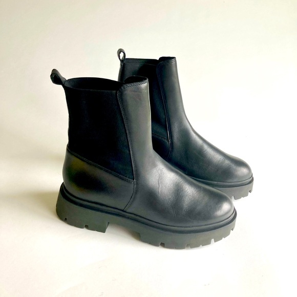 New Schutz Billie Casual Black Leather Lug Outsole Chelsea Boots size 6 - Picture 3 of 15